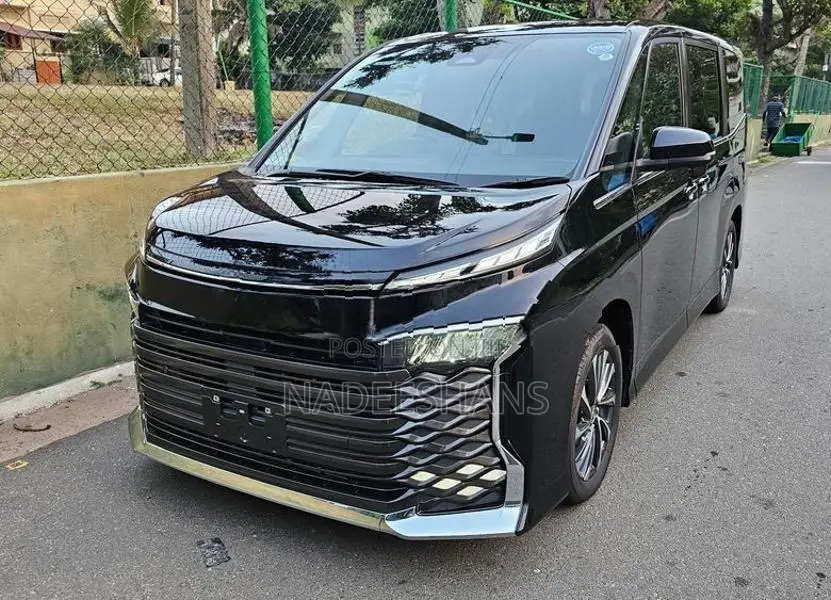 Toyota Voxy SZ HYBRID 2024