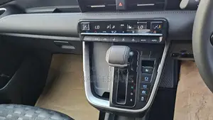 Toyota Voxy SZ HYBRID 2024