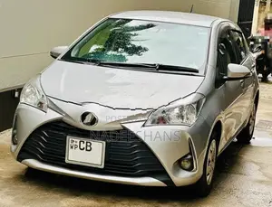 Toyota Vitz KSP130 SAFETY 2017