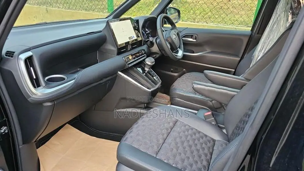 Toyota Voxy SZ 2024