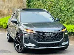 Audi Q3 SUV E-HYBRID 2026