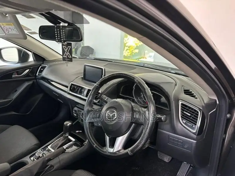 Mazda 3 PETROL 2016
