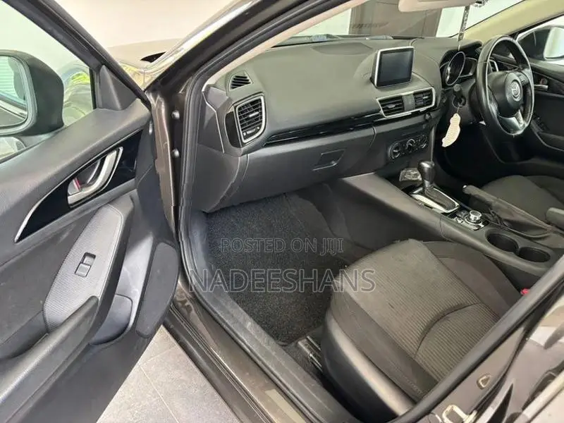 Mazda 3 PETROL 2016