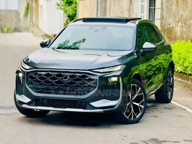 Audi Q3 SUV E-HYBRID 2026