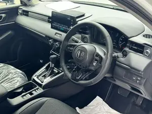 Honda Vezel Z PREMIUM B/N 2026