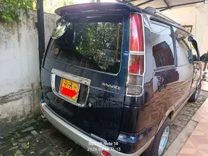 Toyota Noah CR42 2000