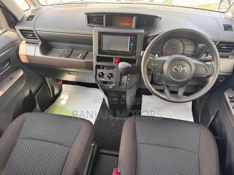 Toyota Roomy X 2024