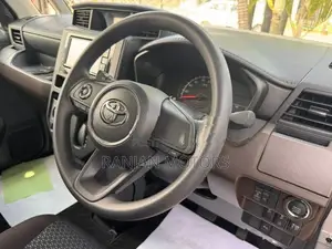 Toyota Roomy X 2024