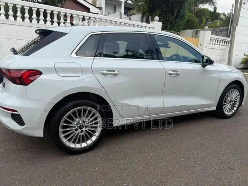 Audi A3 Advance B&O Sound 2023