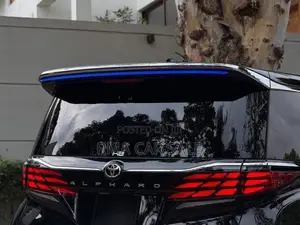 Toyota Alphard Executive lounge 2025