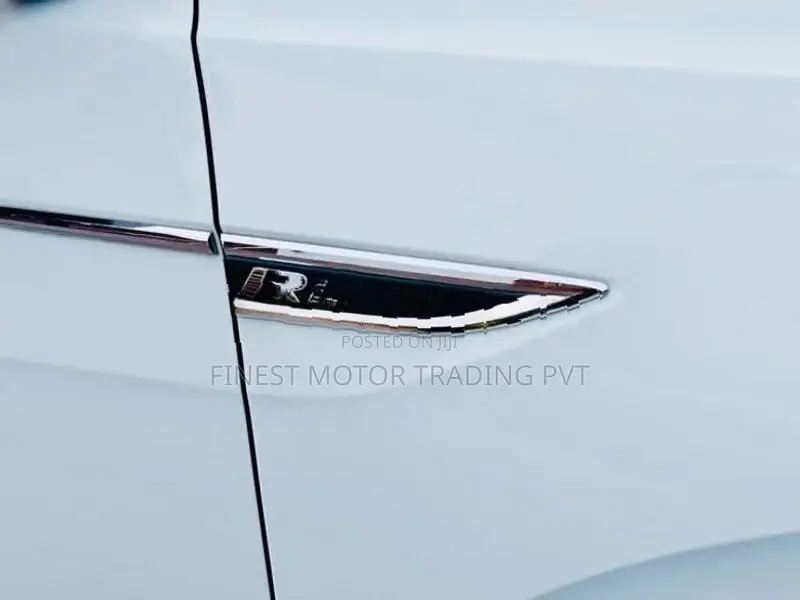Volkswagen T-Cross R -LINE JAPAN 2024
