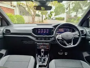 Volkswagen T-Cross R -LINE JAPAN 2024