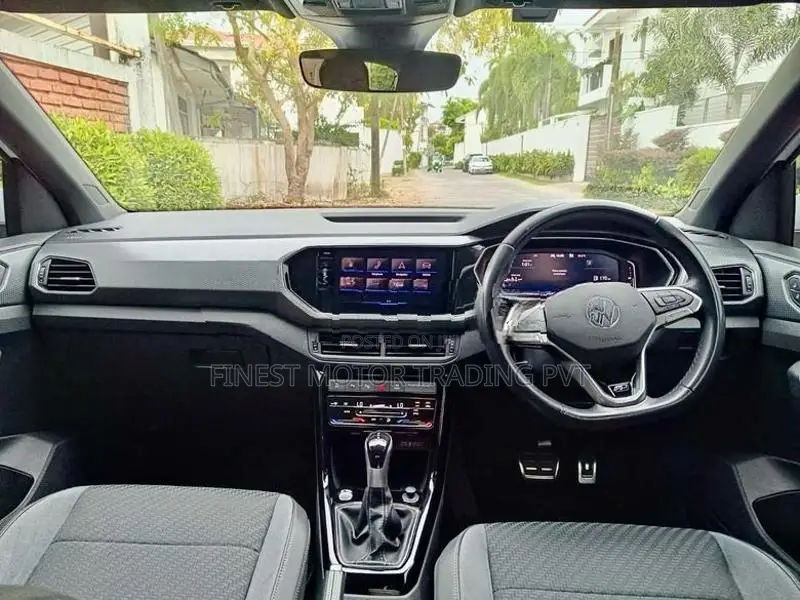 Volkswagen T-Cross R -LINE JAPAN 2024