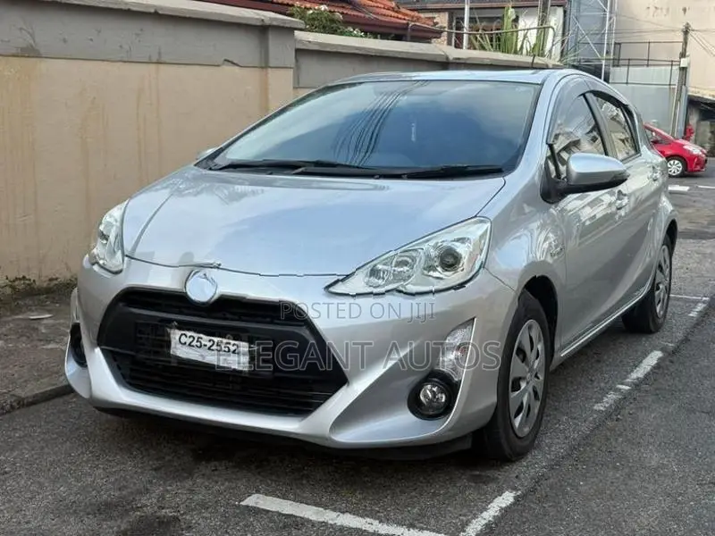Toyota Aqua S Grade 2014