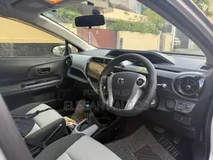 Toyota Aqua S Grade 2014