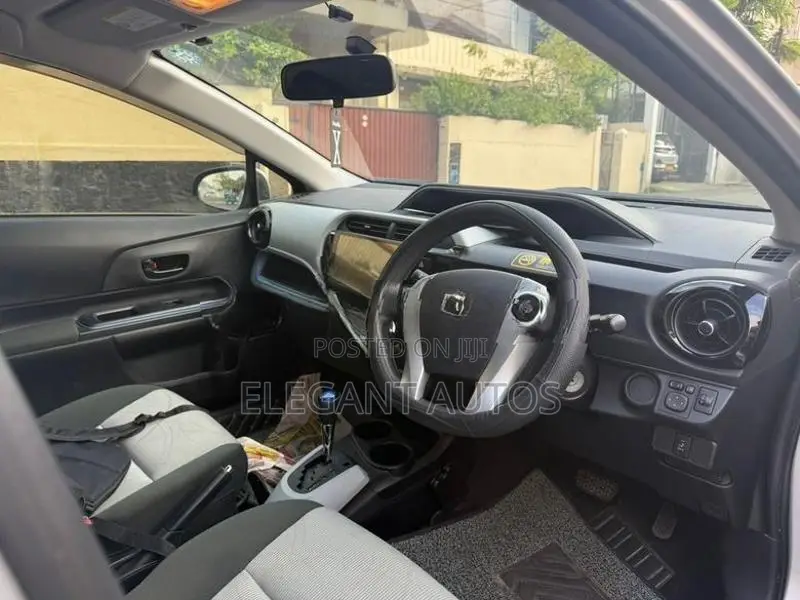 Toyota Aqua S Grade 2014