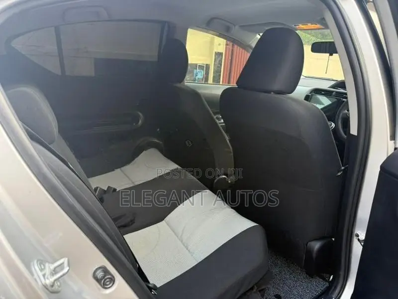 Toyota Aqua S Grade 2014