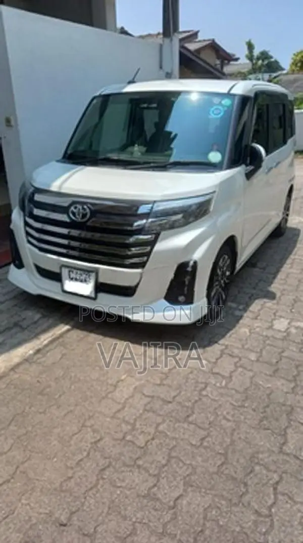 Toyota Roomy Custom GT 2023