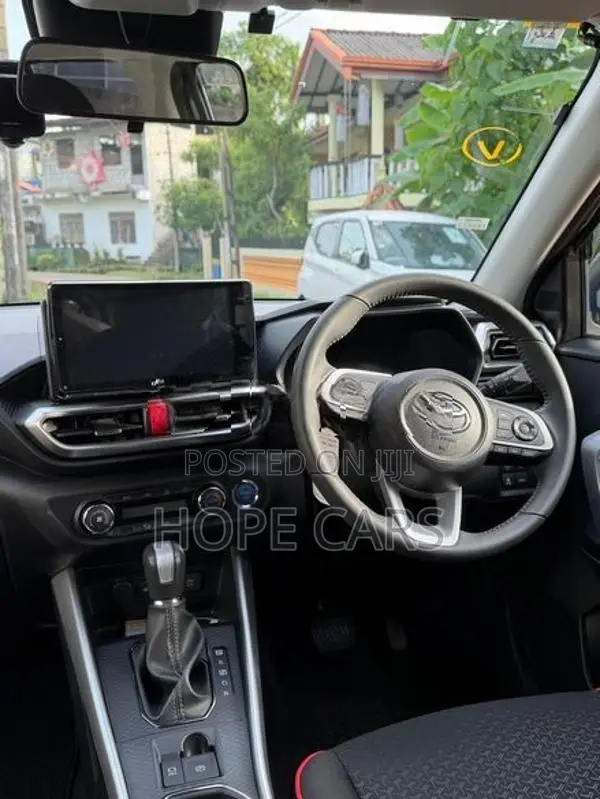 Toyota Raize Z Hybrid 2024