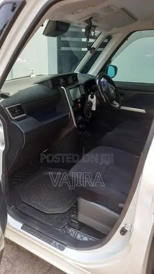 Toyota Roomy Custom GT 2023