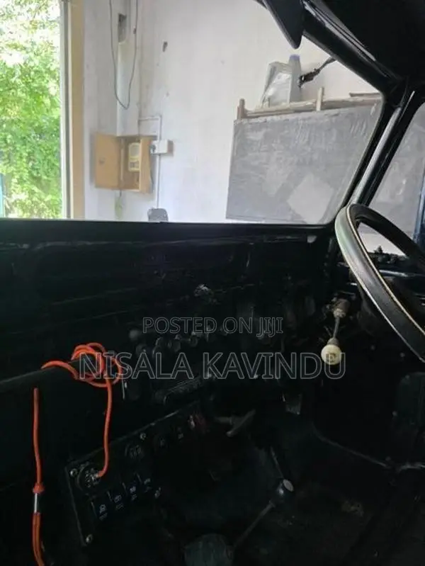Mitsubishi 4DR 1978