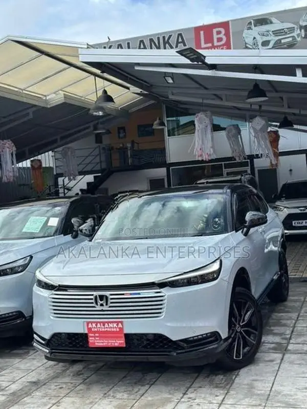 Honda Vezel Z PLAY MOONROOF 2025