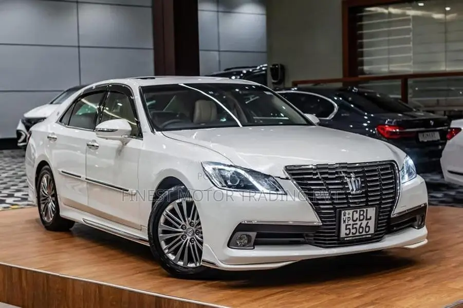 Toyota Crown Royal Saloon 2020