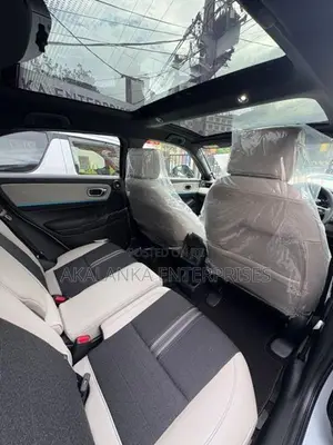 Honda Vezel Z PLAY MOONROOF 2025