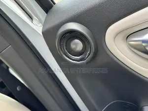 Honda Vezel Z PLAY MOONROOF 2025