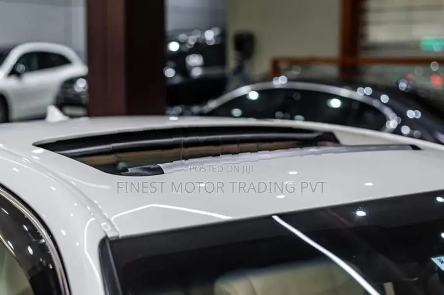 Toyota Crown Royal Saloon 2020