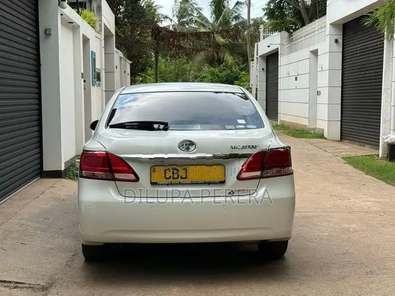 Toyota Premio G Superior 2019