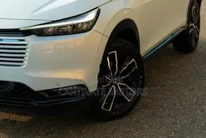 Honda Vezel Z Play 2025