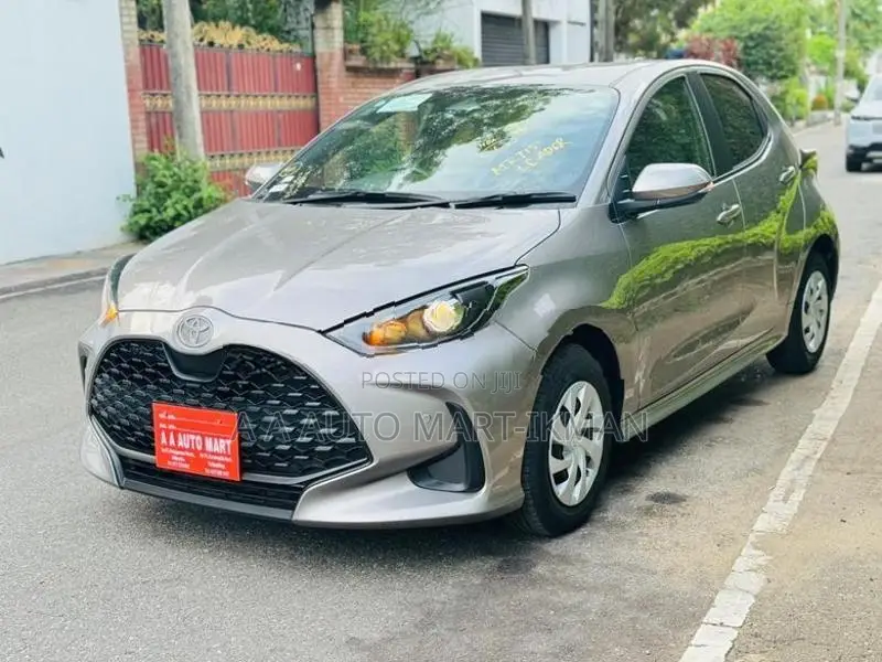 Toyota Yaris X Grade 2025