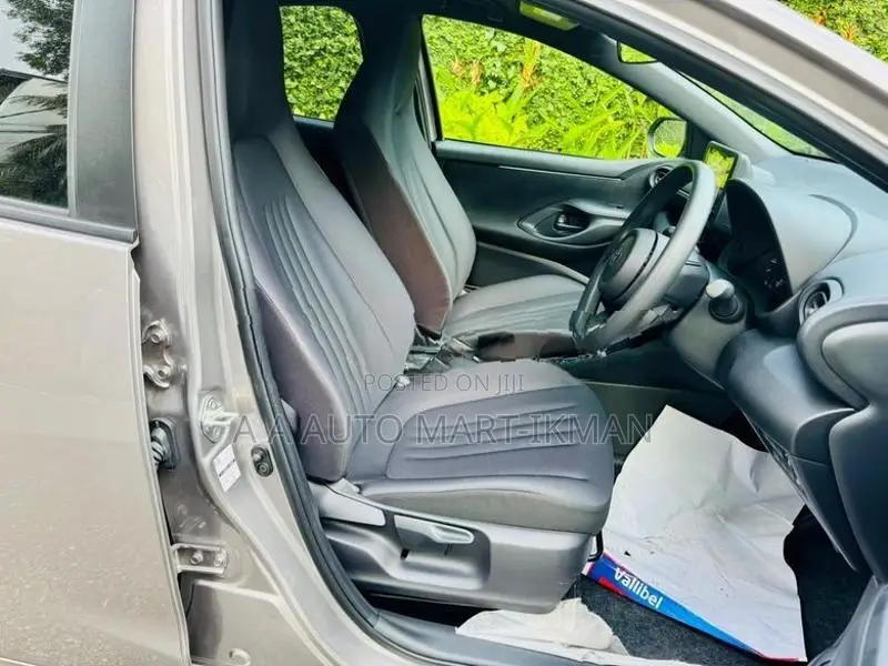 Toyota Yaris X Grade 2025