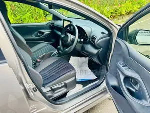 Toyota Yaris X Grade 2025