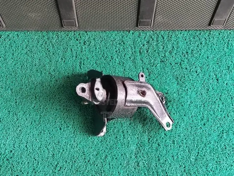 Toyota Corolla AE100 Engine Mount