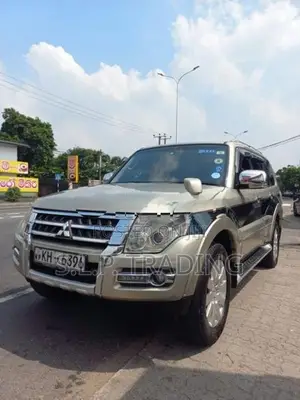 Mitsubishi Montero CENTER SPARE WHEEL 2007