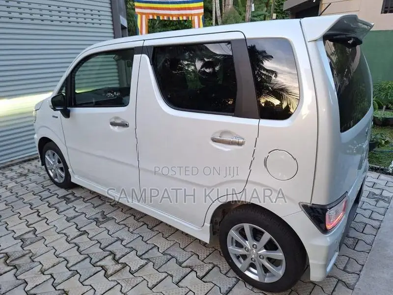 Suzuki Wagon R Custom Z 2025