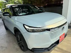 Honda Vezel Z Play Moonroof 2024
