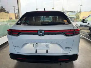 Honda Vezel Z Play Moonroof 2024