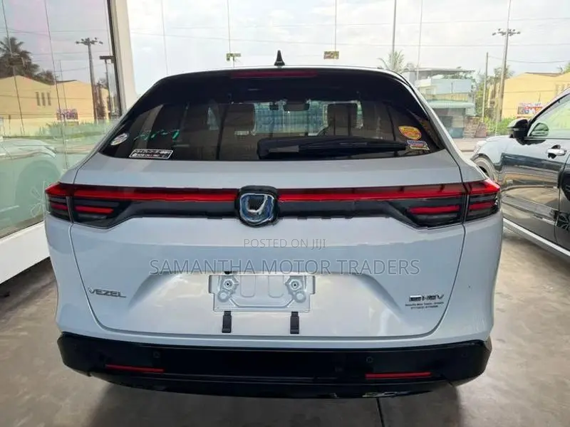 Honda Vezel Z Play Moonroof 2024