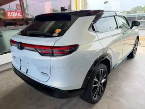 Honda Vezel Z Play Moonroof 2024