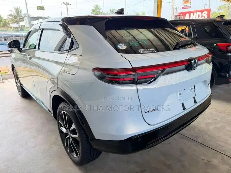 Honda Vezel Z Play Moonroof 2024