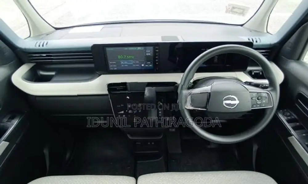 Nissan Roox 2025