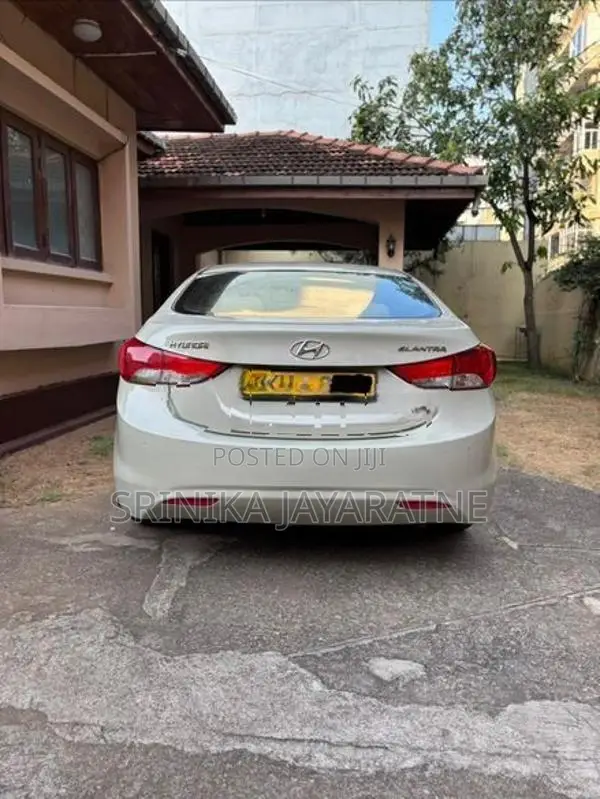 Hyundai Elantra GLS 2012
