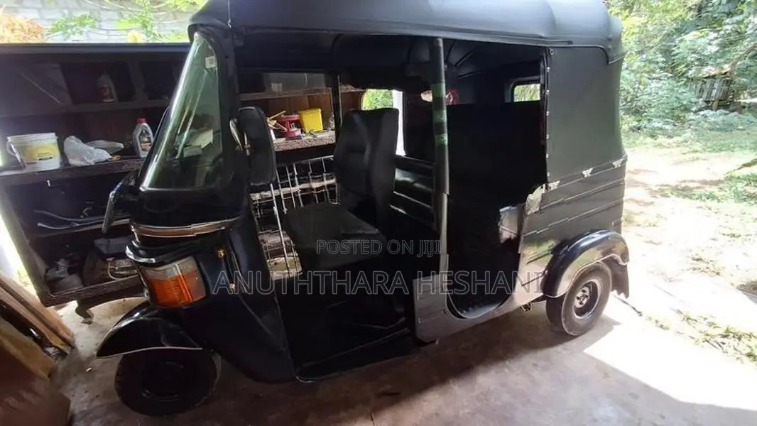 Bajaj RE 2012