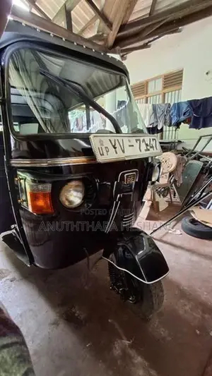 Bajaj RE 2012