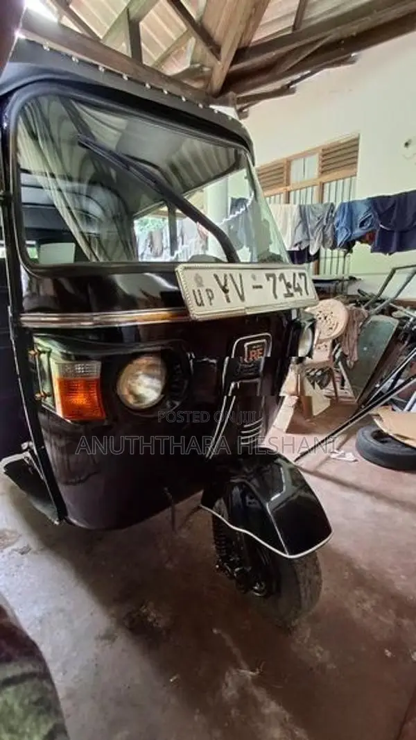 Bajaj RE 2012