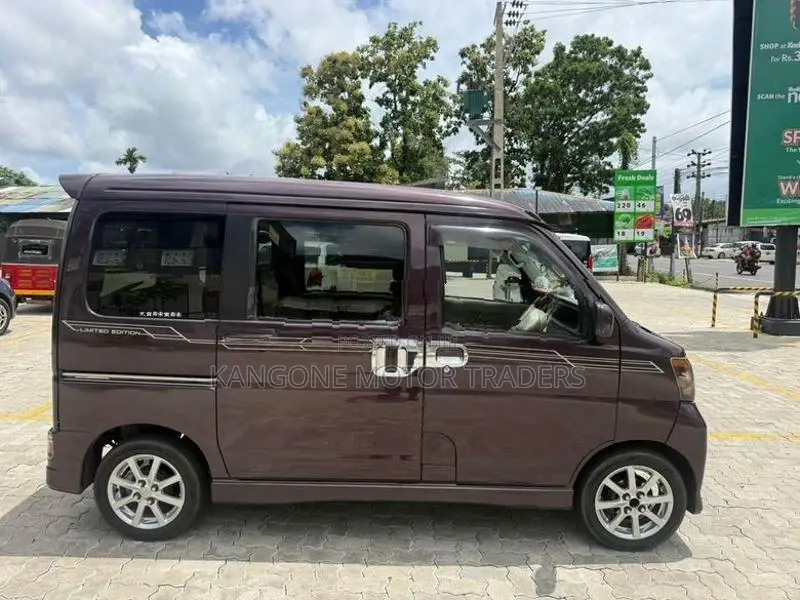 Daihatsu Attrai 2015