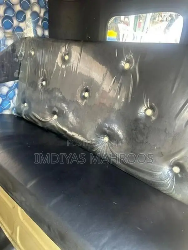Bajaj RE 2000